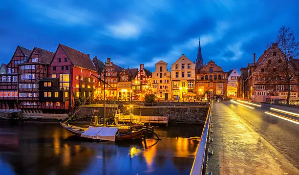 View on the Stintmarkt and Old Lüneburg harbour at dusk 
