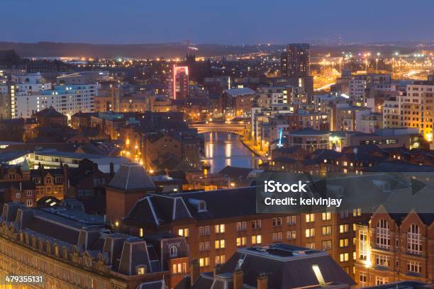 Leeds À Noite - Fotografias de stock e mais imagens de Noite - Noite, Leeds, Apartamento