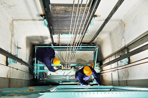 гаечный ключ с открытым зевом machinist с механизмом регулировки подъем - elevator стоковые фото и изображения