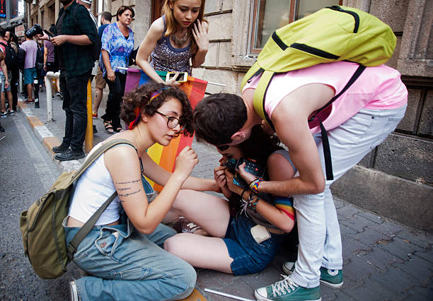 13 th desfile del orgullo gay en estambul - protest turkey istanbul europe fotografías e imágenes de stock