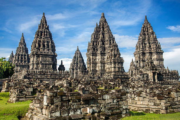 tempio di prambanan vicino yogyakarta di java island, indonesia - prambanan temple foto e immagini stock