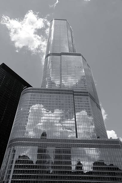 marco de chicago - chicago black and white contemporary tower - fotografias e filmes do acervo