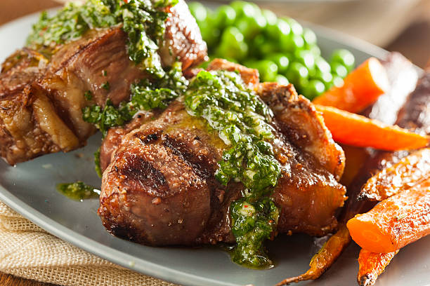 domowy gotowane kotlety z australijskiej jagnięciny - rack of lamb chop cutlet food zdjęcia i obrazy z banku zdjęć