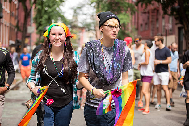 뉴욕시행 (게이) 프라이드 퍼레이드 2015 - homosexual gay man pride greenwich village 뉴스 사진 이미지