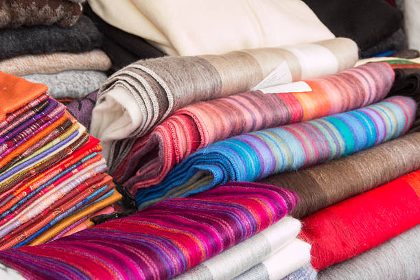 Colors of the Ecuadorian craft market