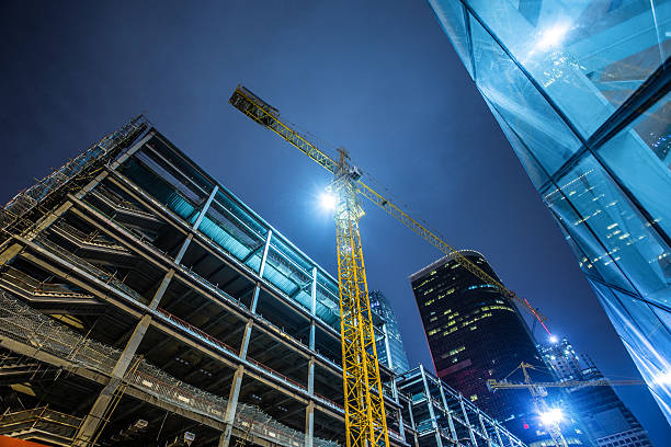 bâtiment en cours de construction - architecture vibrant color bright built structure photos et images de collection