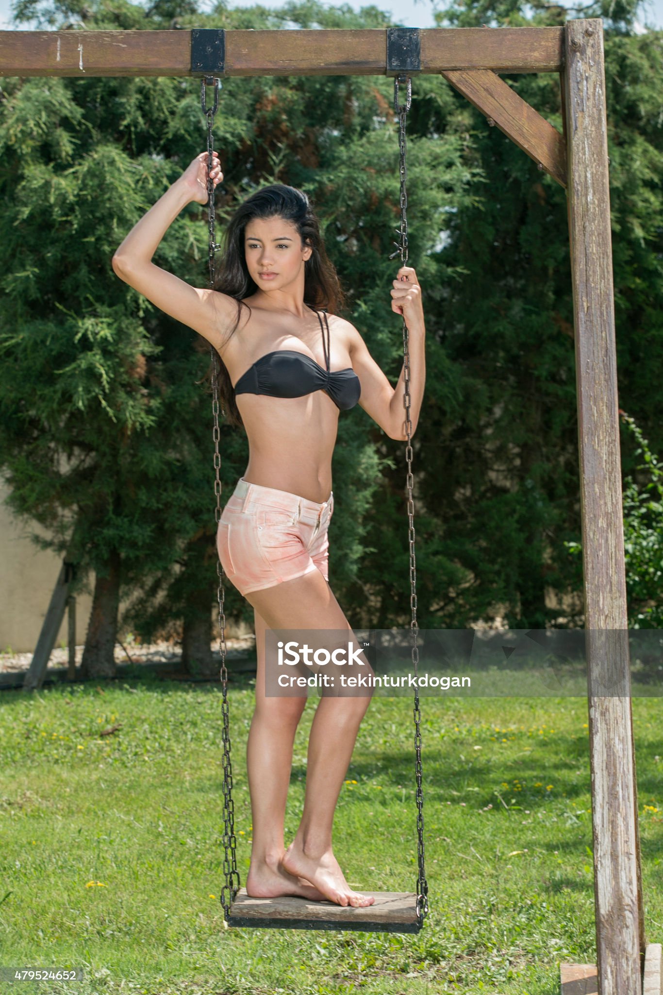 https://media.istockphoto.com/id/479524652/photo/young-female-model-posing-at-the-park-in-istanbul-turkey.jpg?s=2048x2048&w=is&k=20&c=re5a7hS60TqyQw1bcWdnEysqZV9P5Y2zDfUi0RnRi6o=
