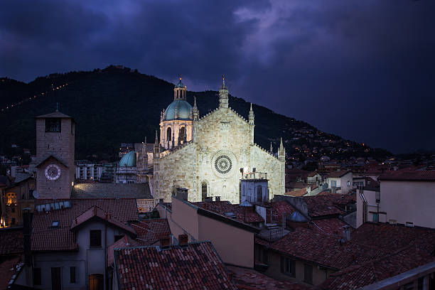istock Beautiful view of Como Dome in Italy lighted at dusk 479538904