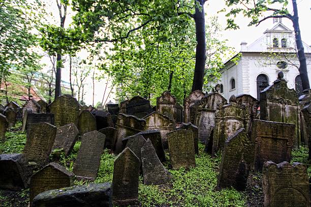 Jewish cemetery in Prague Jewish cemetery in Prague crypt stock pictures, royalty-free photos & images
