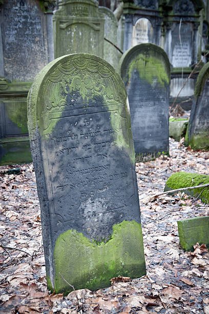 istock Jewish cemetery 3 479546985