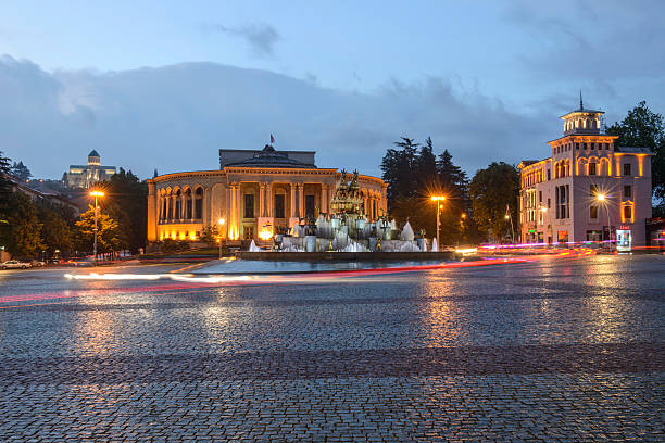 kutaisi центральной площади, грузия - kutaisi стоковые фото и изображения