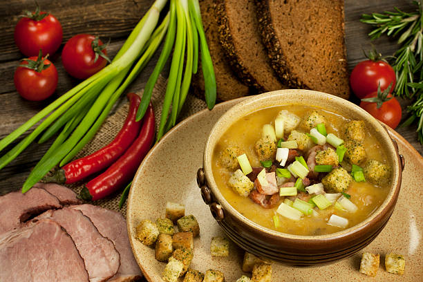 istock Yellow split pea soup with smoked bacon 479576025