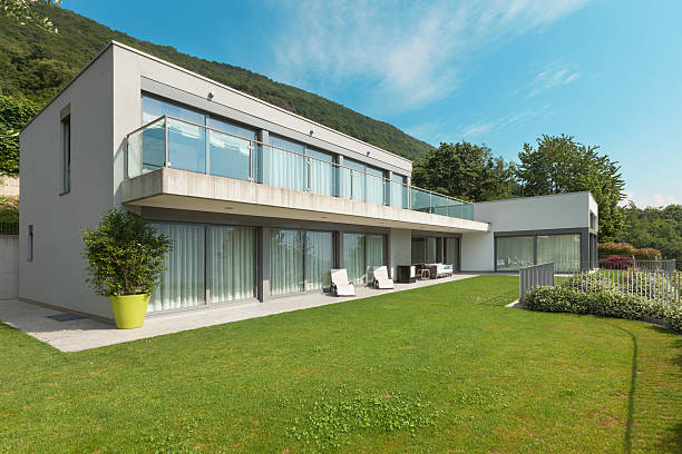 istock house with garden 479587262
