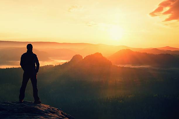 istock Hiker on sharp corner of rock in rock empires park 479594810