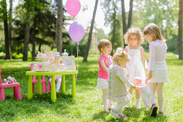 fiesta de cumpleaños - child dancing preschooler outdoors fotografías e imágenes de stock