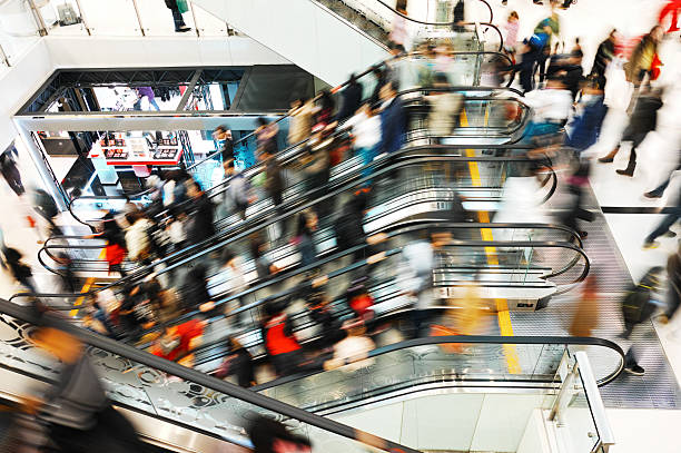 눈비녀골풀 아워 - escalator people city blurred motion 뉴스 사진 이미지