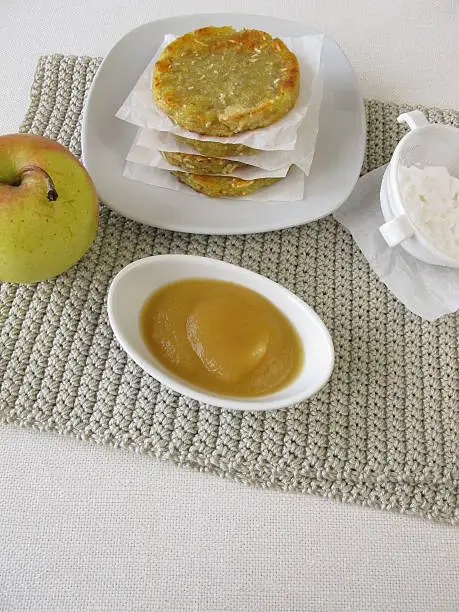 Potato pancakes with apple sauce - Kartoffelküchlein mit Apfelsoße