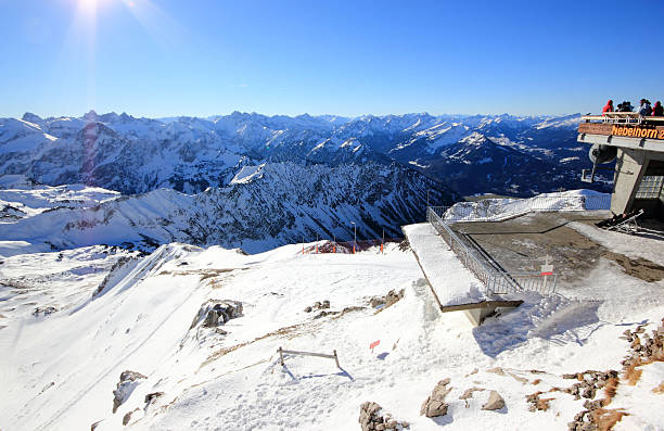 o nebelhorn mountain no inverno. alpes, alemanha. - oberstdorf - fotografias e filmes do acervo