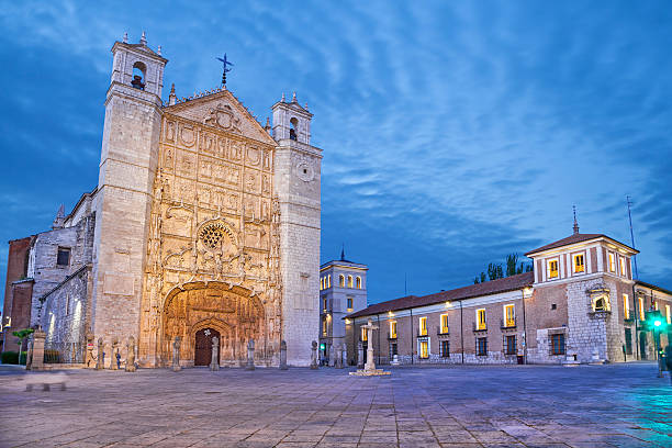 san pablo kościół wieczorem, valladolid - christianity spirituality religion one way zdjęcia i obrazy z banku zdjęć