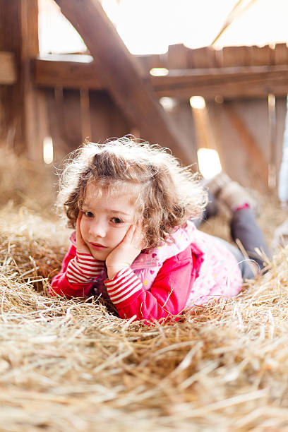 carino piccolo bambino - john garner foto e immagini stock