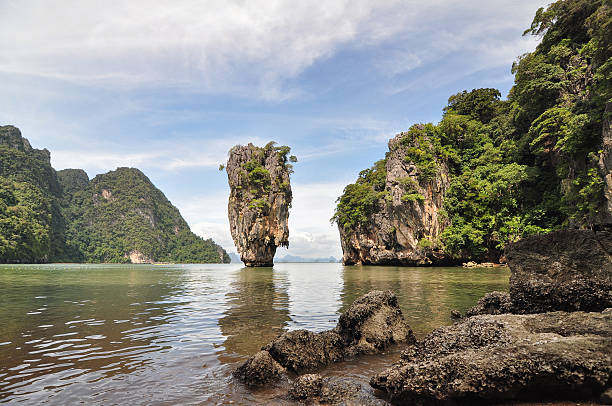 istock James Bond island Phang Nga 479806696