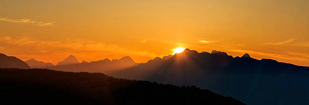 istock sunrise over Golden Ears Mountain 479828048