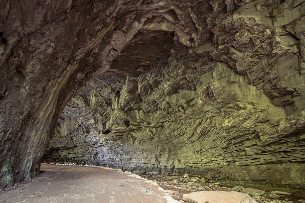 istock Natural Bridge Stone Arch In Carter Caves 479867896