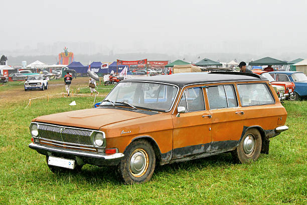 gaz - 2402 볼가 - old station natural gas russia 뉴스 사진 이미지