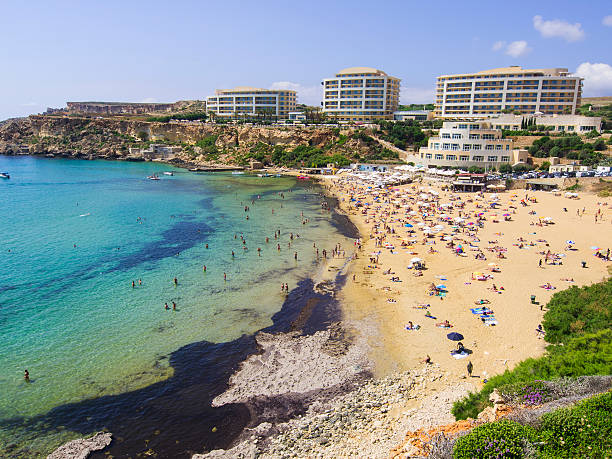 golden bay beach per malta - golden bay foto e immagini stock