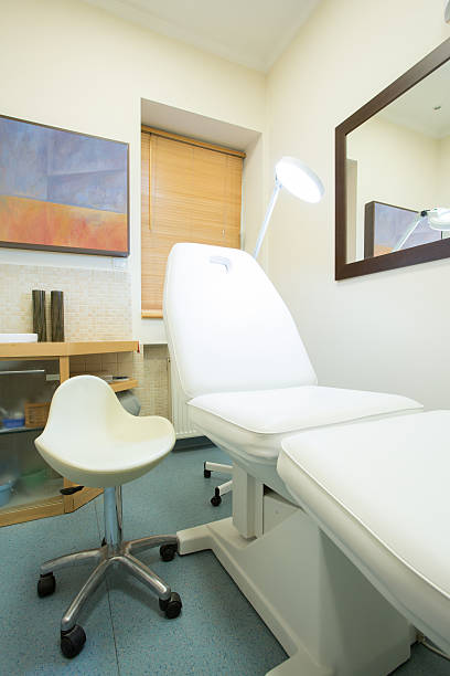 istock Treatment couch in beauty parlor 479934974