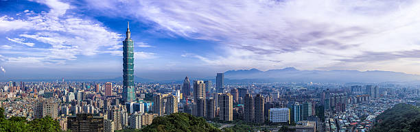 stadt taipei panorama - insel taiwan stock-fotos und bilder