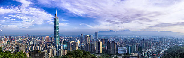 panorama della città di taipei - taiwanese foto e immagini stock