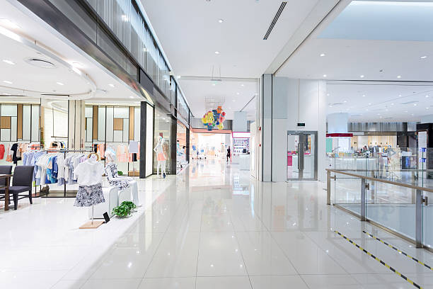 mannequins ファッションショップの表示)ウィンドウ - ショッピングセンター ストックフォトと画像