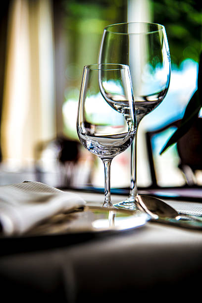 definição da tabela do restaurante - eating utensil elegance silverware fine dining imagens e fotografias de stock