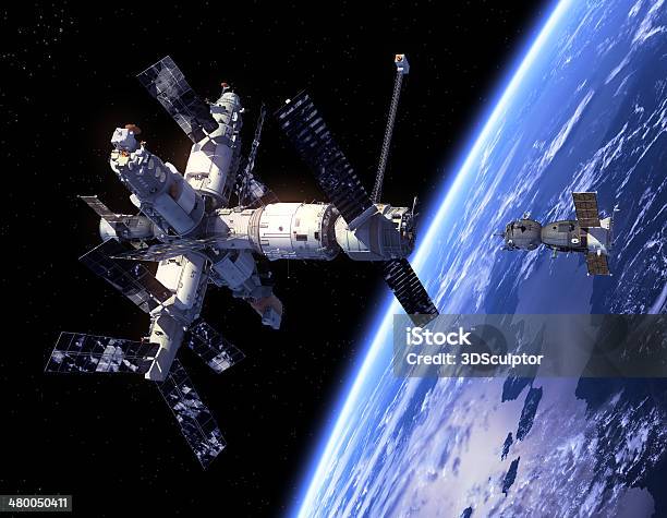 Photo libre de droit de La Station Spatiale Soyouz Et Espace banque d'images et plus d'images libres de droit de Station spatiale - Station spatiale, Station spatiale internationale, Satellite