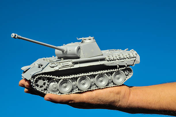 old ancient vinatge figurine model gray tank - leopard tank 個照片及圖片檔