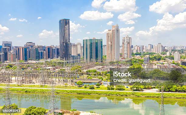 Photo libre de droit de Vue Sur La Rivière Et La Ville De Sao Paulo Au Brésil banque d'images et plus d'images libres de droit de Affaires