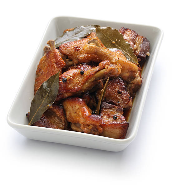 frango e carne de porco adobo, eslava alimentos - asian cuisine close up garlic vegetable imagens e fotografias de stock