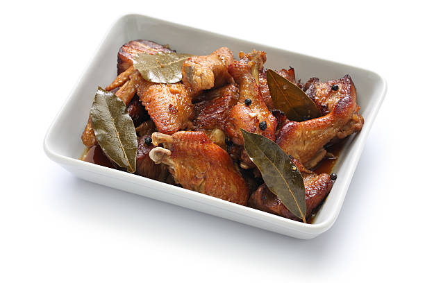 frango e carne de porco adobo, eslava alimentos - asian cuisine close up garlic vegetable imagens e fotografias de stock