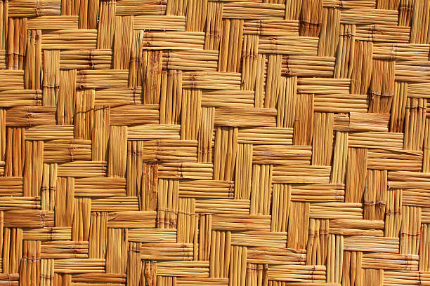 consistenza e sfondo di bambù - woven wood textured place mat foto e immagini stock