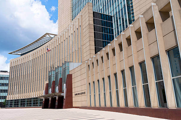 courthouse wejściowych i plaza w minneapolis - government district zdjęcia i obrazy z banku zdjęć