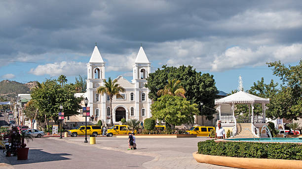 la iglesia católica de san josé del cabo - town san jose del cabo mexico color image fotografías e imágenes de stock