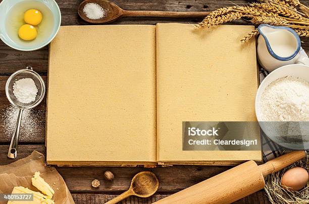 Ländliche Küche Backen Kuchen Zutaten Und Leere Cook Book Stockfoto und mehr Bilder von Kochbuch