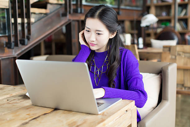 istock female staff in the Internet 480160080