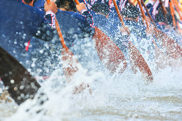 equipo de remo - rowing fotografías e imágenes de stock