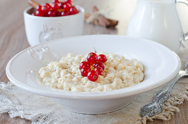 istock Milk porridge with berries 480194887