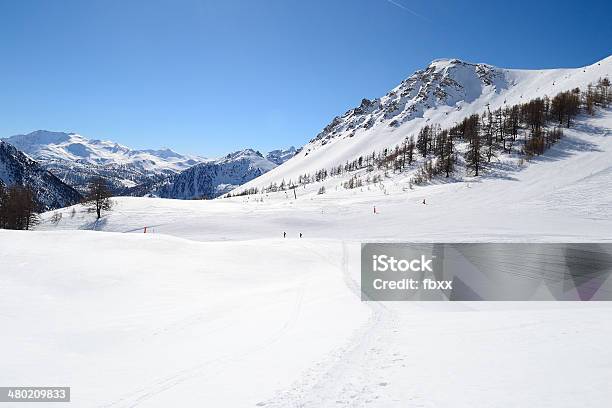 Foto de Alto Mountain Ski Resort e mais fotos de stock de Bardonecchia - Bardonecchia, Sestriere, Esqui - Esqui e snowboard