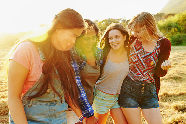 istock Friendship is a light to the world 480211520
