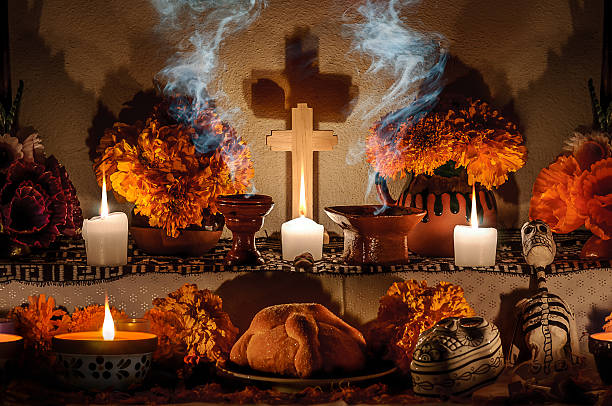 meksykański dzień martwe ołtarz (dia de muertos) - altar zdjęcia i obrazy z banku zdjęć