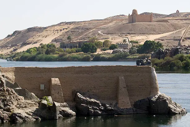 We take a closer look at life on Nile River while having a felucca sailboat ride from Aswan to Elephantine Island.